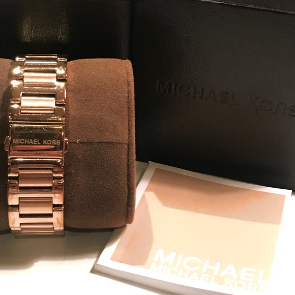 MICHAEL KORS “SKYLAR CRYSTAL PAVE” MK5868 ROSE GOLD WATCH - Picture 4 of 10